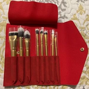 SOLD Luxie Glitter & Gold Brush Set